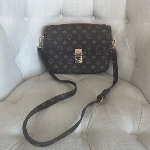 Crossbody bag